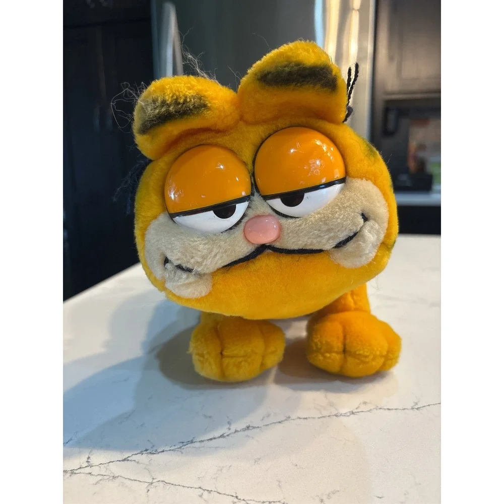 1981 Dakin Garfield Plush Cat Stuffed Animal Hard Plastic Sleepy Eyes